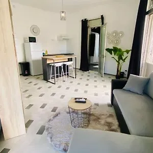 Urban Zen Spacieux Atypique Avec Bain A Remous Proche De , Pointe-à-Pitre Guadeloupe