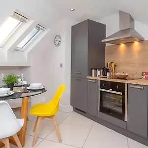 The Atico Spacious Duplex Luxury Apartment-free Parking York